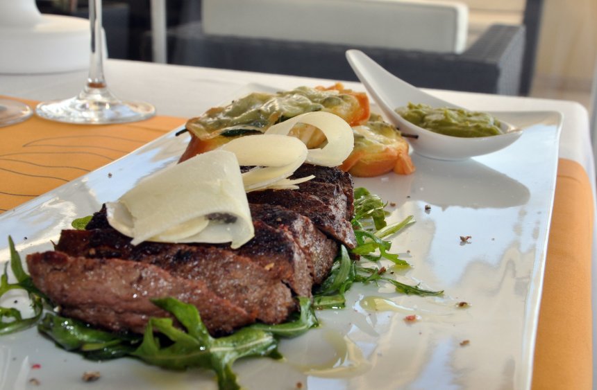 Krk Food Fest: Okusi proljeća u restoranima otoka Krka Tagliata od bifteka s pestom od šparoga, Krk Food Fest u restoranu Marina