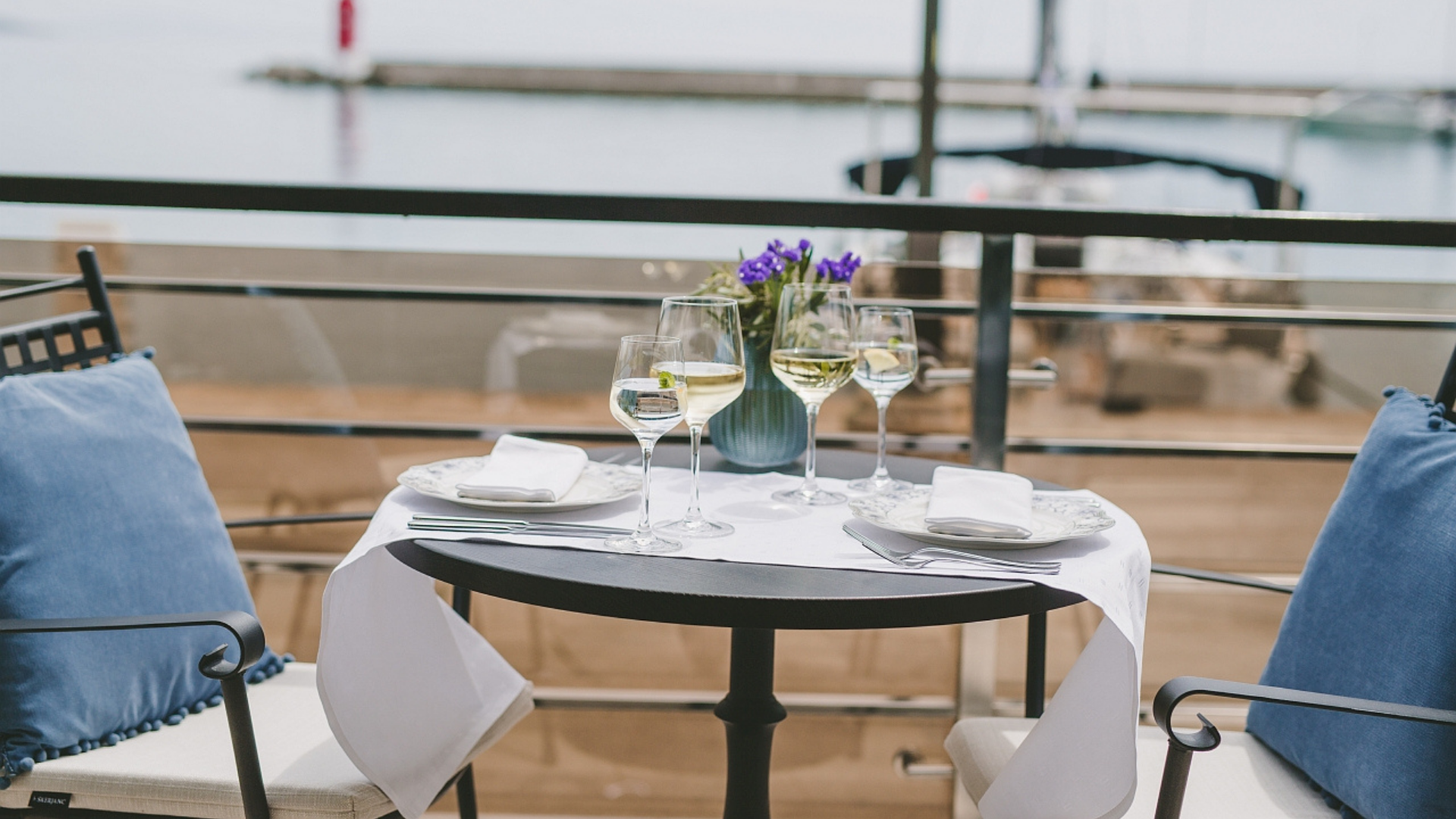 Una deliziosa pausa dalla navigazione al ristorante Marina Blue a Krk 