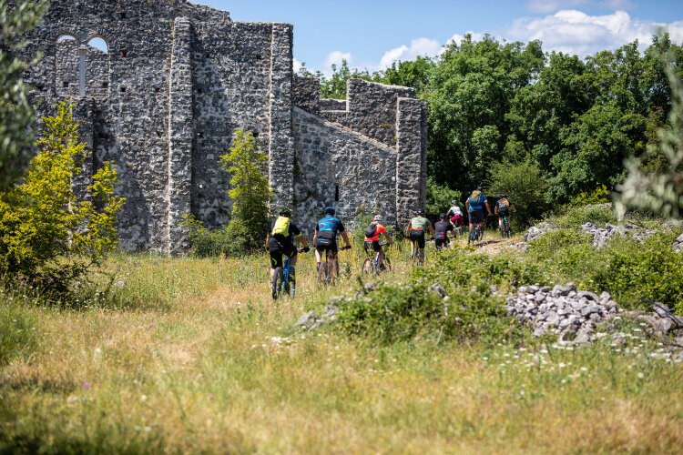 Cycling in lovely scenery, Krk island (Image source: The Island of Krk Tourist Board)