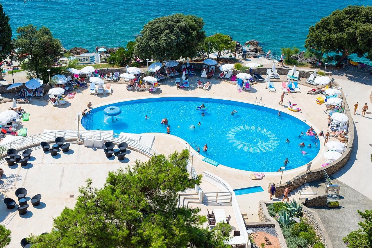 Pool by the coast at Hotel Resort Dražica