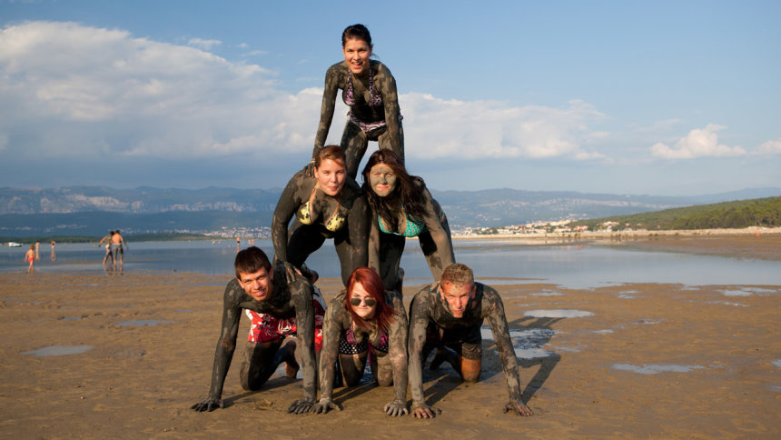 Medicinal mud on Krk island (Image source: Malinska-Dubašnica Tourist Board)